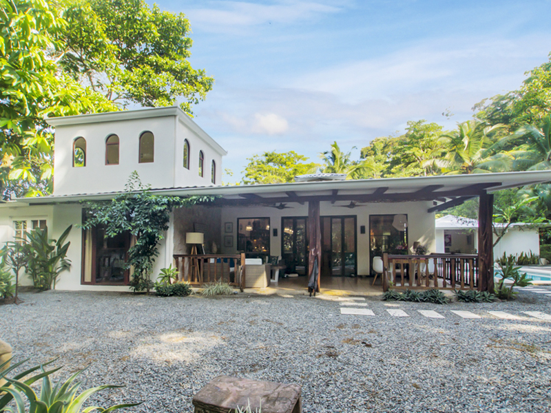 4 Bed House for Sale in Ojochal, Puntarenas CBDR07954